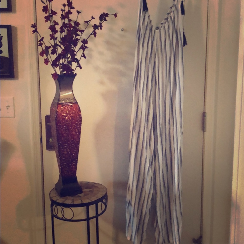 Sleeveless white and blue jumpsuit